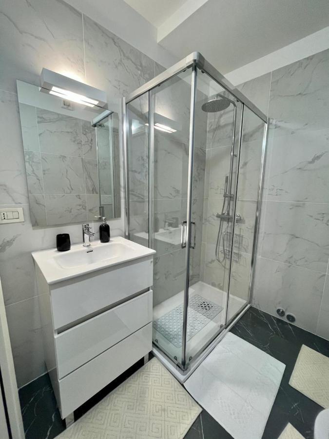 Apartment Charlotte Near Piazza Unita *